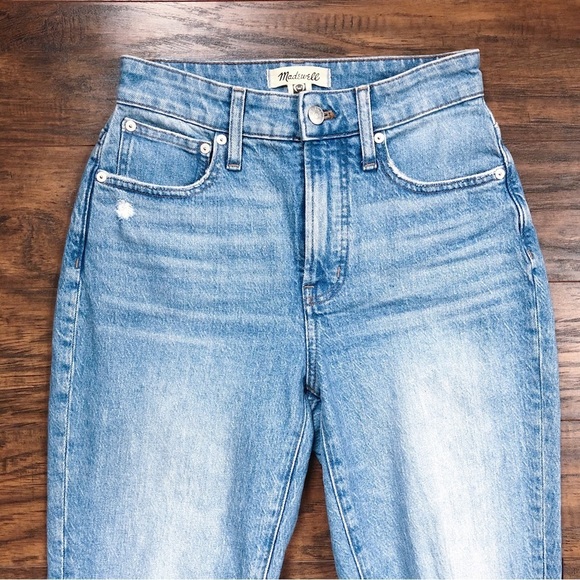Madewell • The Curvy Perfect Vintage Jean in Coney Wash: Destroyed Edition - Picture 3 of 12